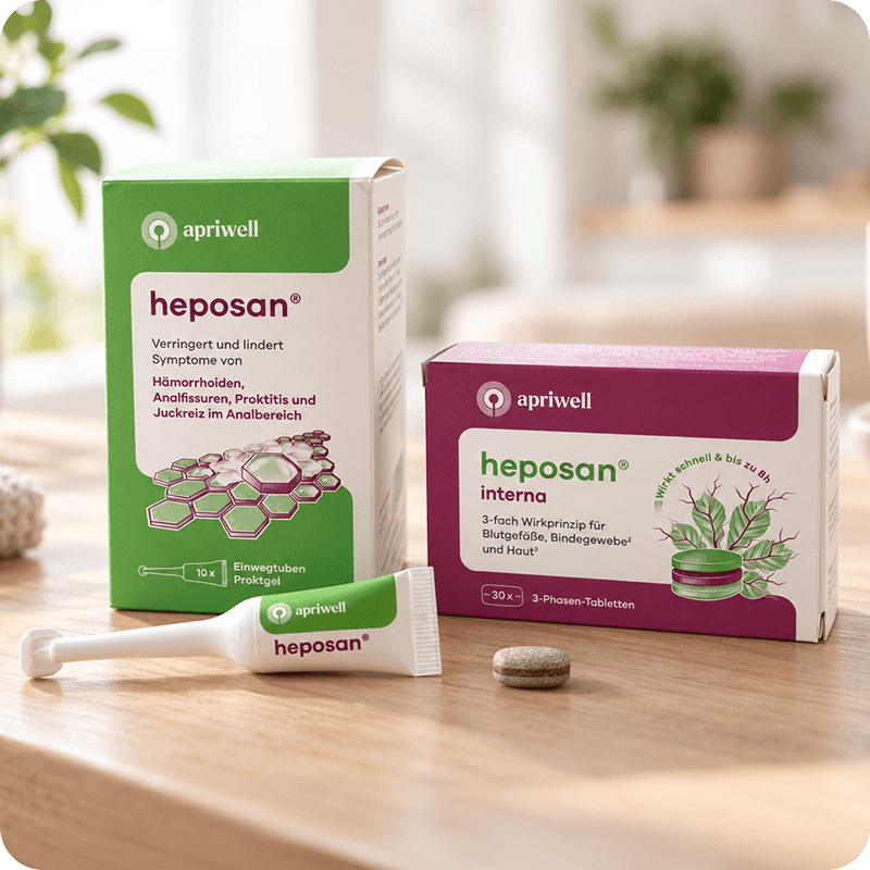 Produktbild: Packungen von apriwell. Heposan zur Linderung von Hämorrhoiden, Analfissuren, Proktitis und Juckreiz im Analbereich mit 10 Einwegtuben Proktgel. Heposan interna mit 30 3-Phasen-Tabletten zeigt ein 3-fach Wirkprinzip für Blutgefäße, Bindegewebe (siehe Quelle 2) und Haut (siehe Quelle 3) und wirkt schnell und bis zu 8 Stunden. Davor liegen eine Tube und eine Tablette.
